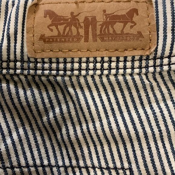 LEVIS, hickory stripe, shorts, great condition, size 32 waist, 5 pockets - Picture 7 of 12
